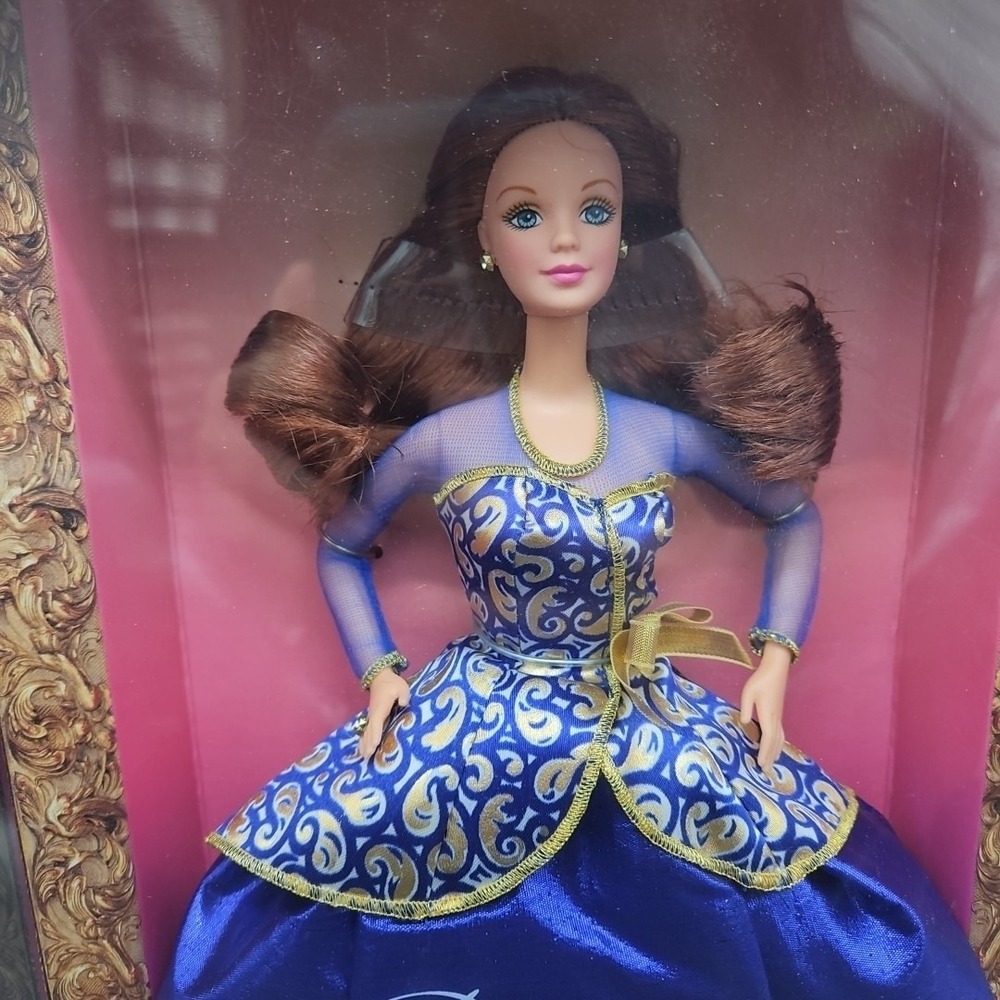 Vintage Barbie Portrait In Blue 1997 Mattel 19355 Walmart Special Edition New - Picture 2 of 8